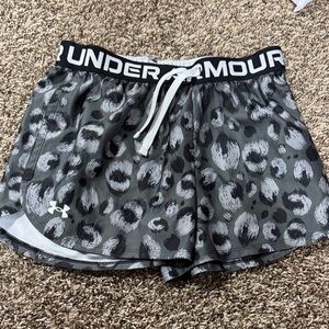 Under Armour Women's Black and Gray Patterned Athletic Shorts